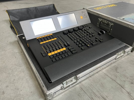 MA Lighting dot2 core con estuche