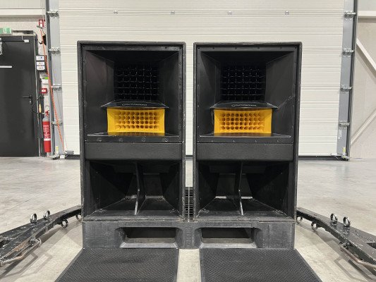 Turbosound 2x Aspect TA-500DP powered 15"/10"/2" + rigging