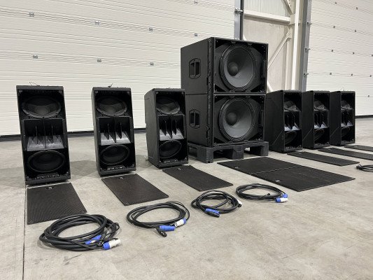 RCF Powered: 6x HDL 20-A line array + 2x HDL 18-AS sub