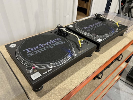 Technics 2x SL-1200MK6