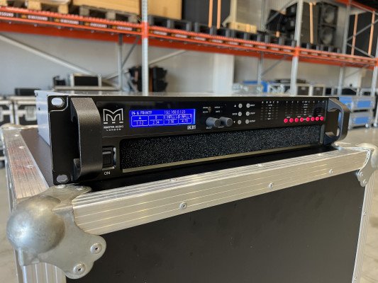 Martin Audio iKON iK81 8x1250W 8-channel amplificador