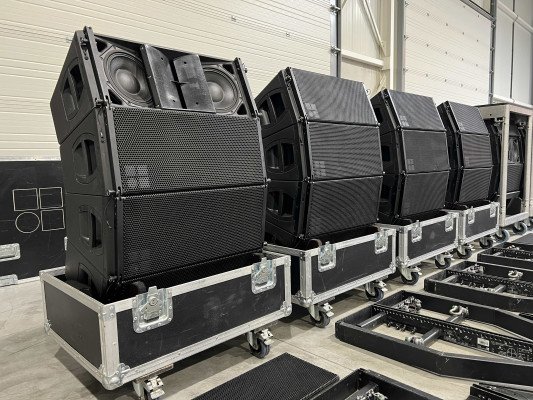 d&b audiotechnik Y8 2x8"/1.4" line array